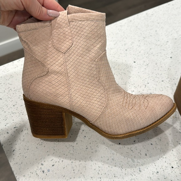 Dirty laundry boots - Picture 3 of 9